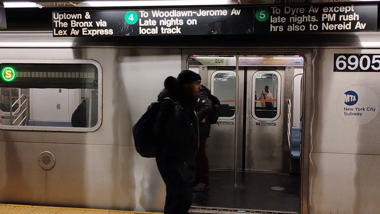 R62A #1800/#1921 (6) leaving + R142 #6731/#6905 (S) wrong railing into Grand Central - 42 Street 
