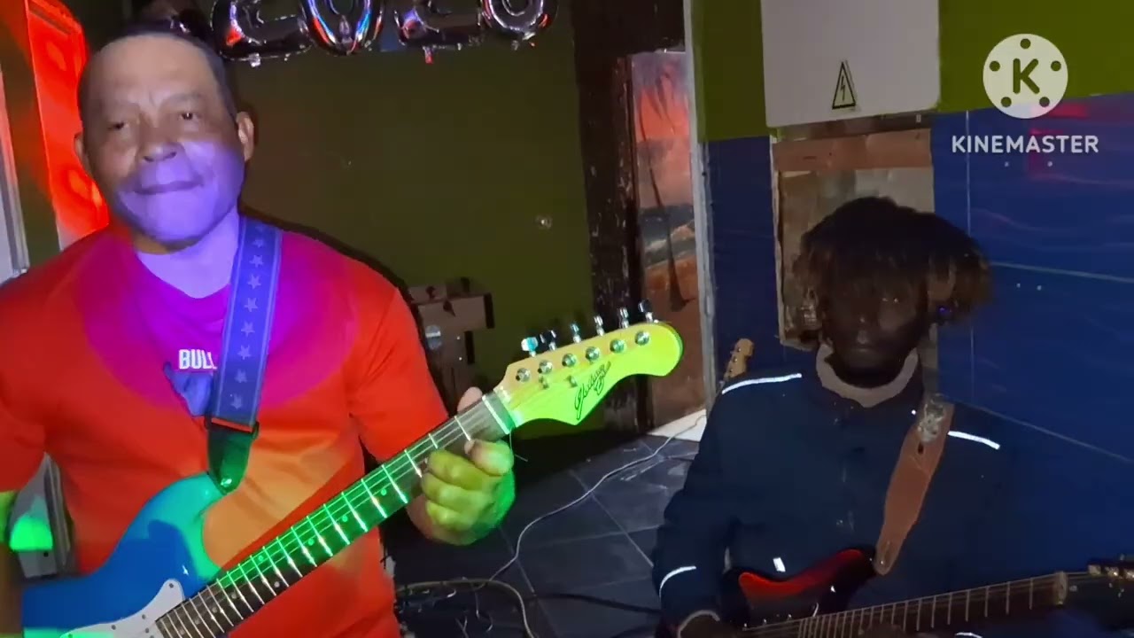 Banda KÚA TÊ-LA  voz de Jorge 