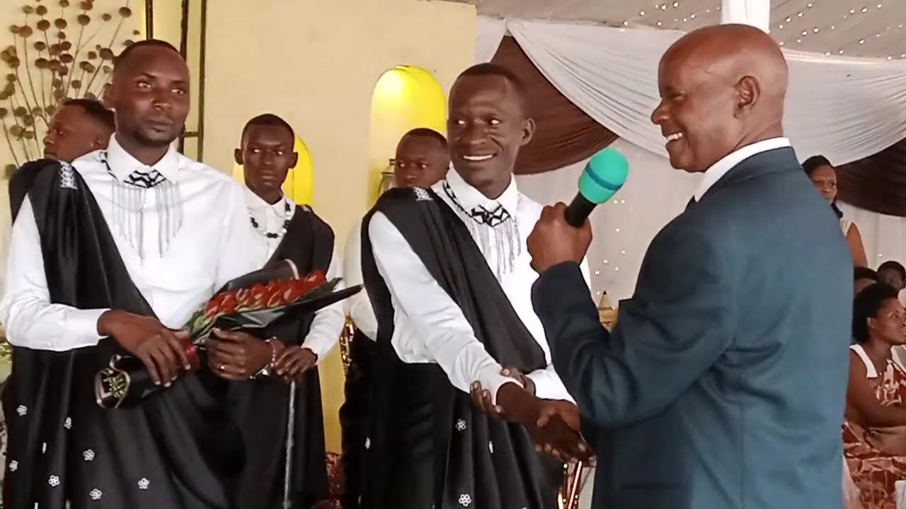 UBUKWE 👰BWAMBERE BWIZA BUTANGAJA CYANEE 🤝👩‍❤️‍👨🥰🙏WASENZE IMANA🧎UYIBURANIKI? GUSENGA🧎🙏 NIBWOZIMA