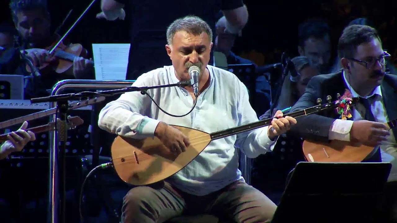 Türk halk müziği sanatçısı Erdal Erzincan Senfonik konseriyle sahnede! #BeşiktaştaFestivalVar