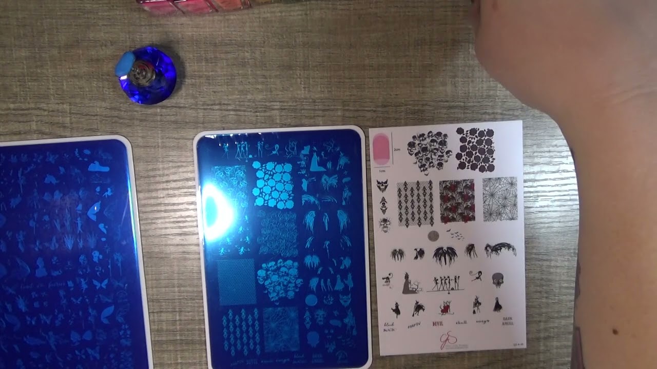 trying clear jelly stamper for the first time and comparing to maniology