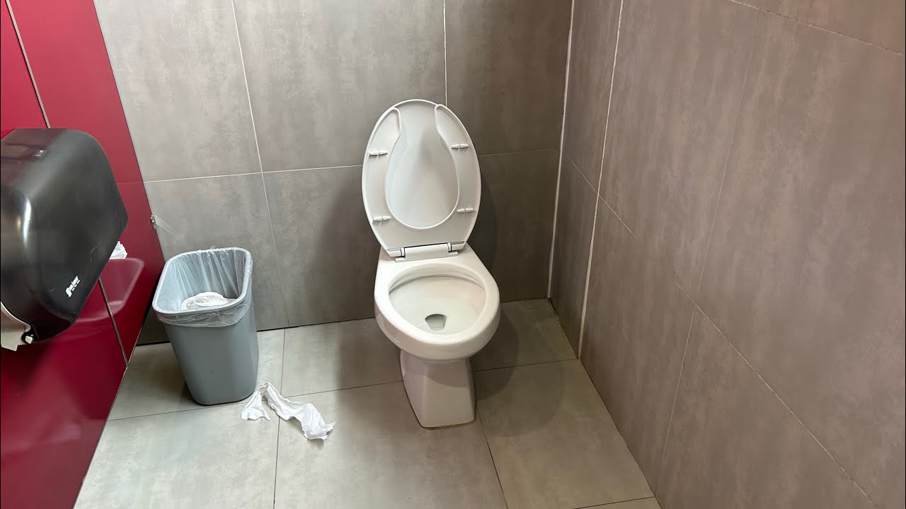 384. 2010s TOTO Fixtures at Prepa UDEM.