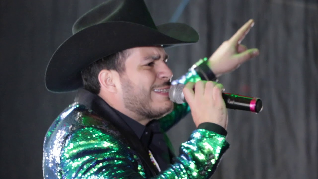COLMILLO NORTEÑO (En vivo desde Santa Fe de la Laguna Michoacán)