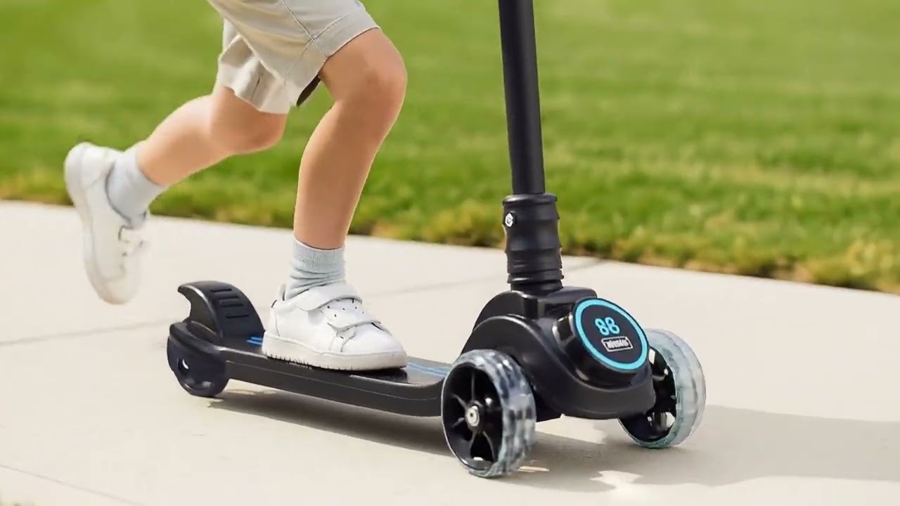 Складной детский самокат Babyhug 3-х колесный со светодиодными колесами и музыкой