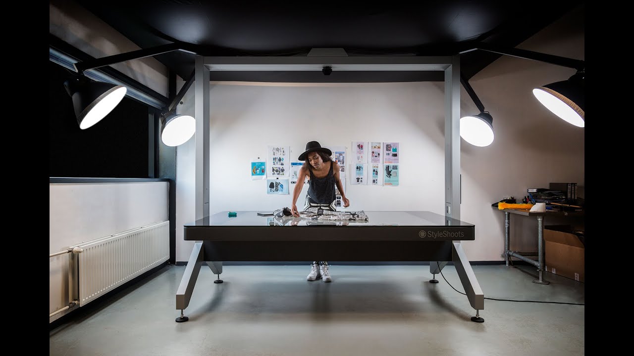 PureRED: A Factory of Fashion Photography