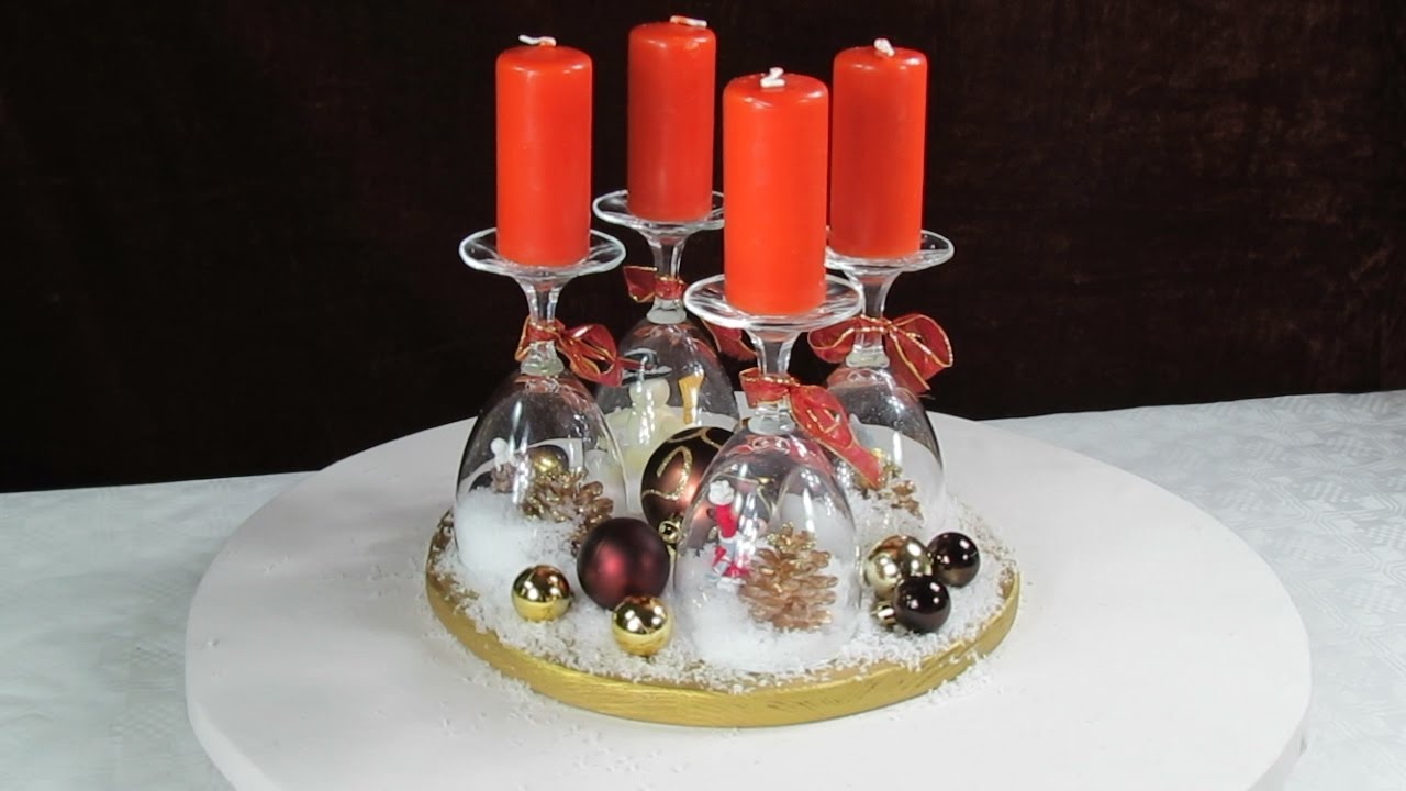 Adventskranz Ideen . Weihnachtsdeko mit Weingläsern .