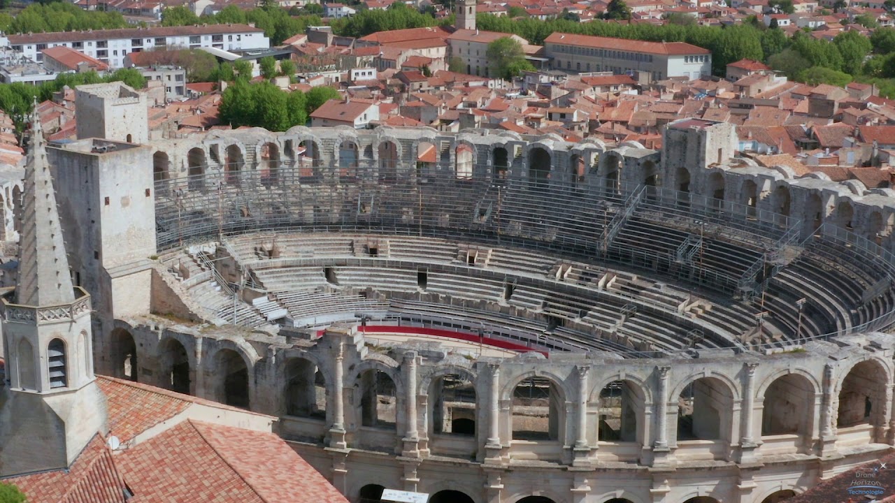 Arles vue du ciel et en confinement