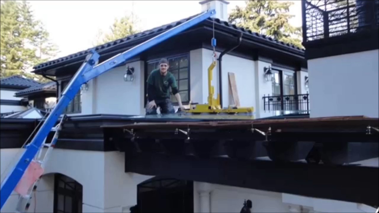 A glass installation crane for your glass lifting jobs