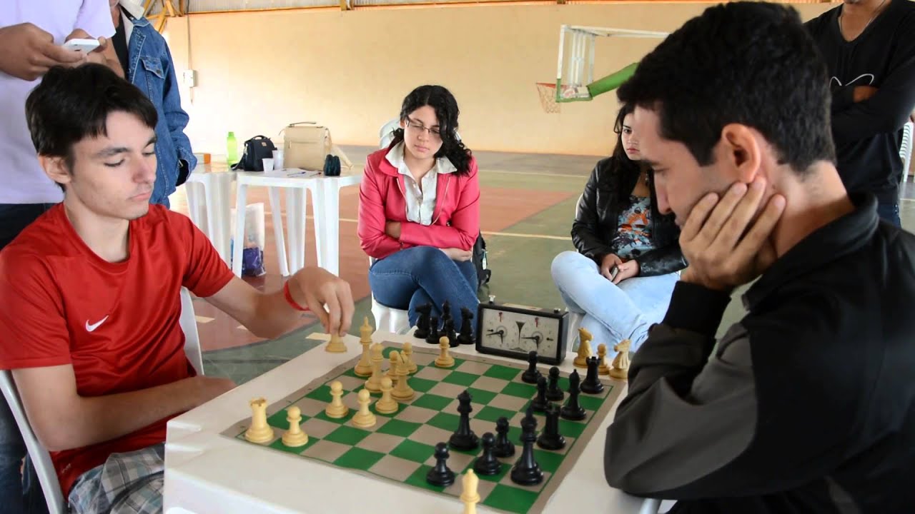 1° Torneio de Xadrez - Confronto final: Vinicius x Fábio