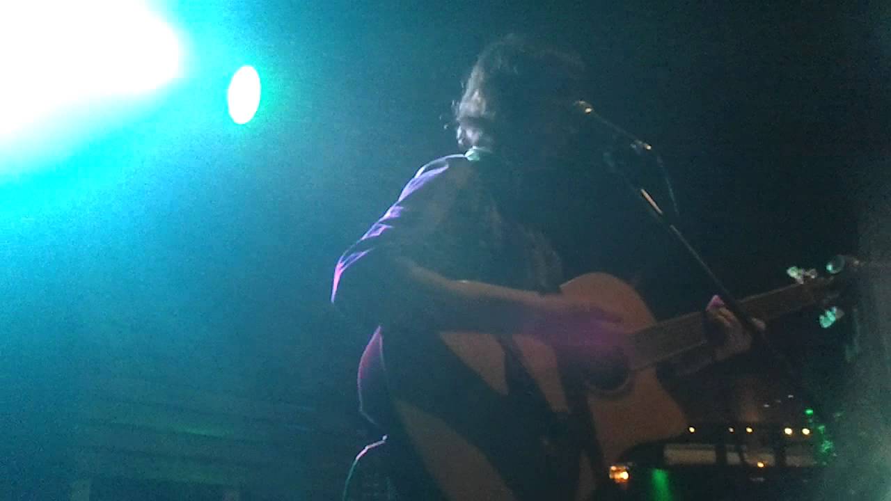 !!AWESOME!! Yellow cover performed by Matt @ Huha Open Mic Night FINALS 2012-07-25
