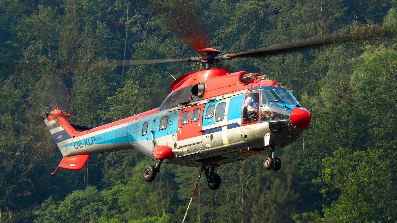 Waldbrand S&auml;chsische/B&ouml;hmische Schweiz | Heli Austria AS332 Super Puma OE-XLP holt Wasser aus Elbe