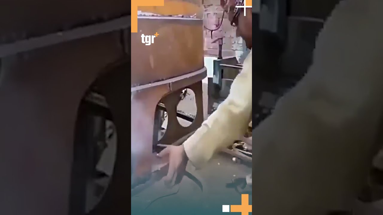 شاهد .. خطوات تجميع حافلة في باكستان