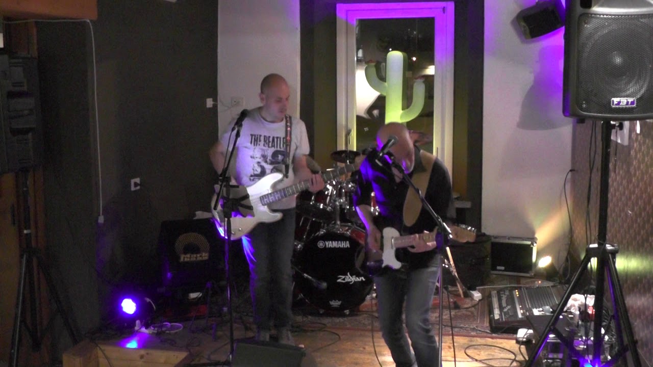 Miss Gradenko (Sting & Police Performs) - Englishman in N Y