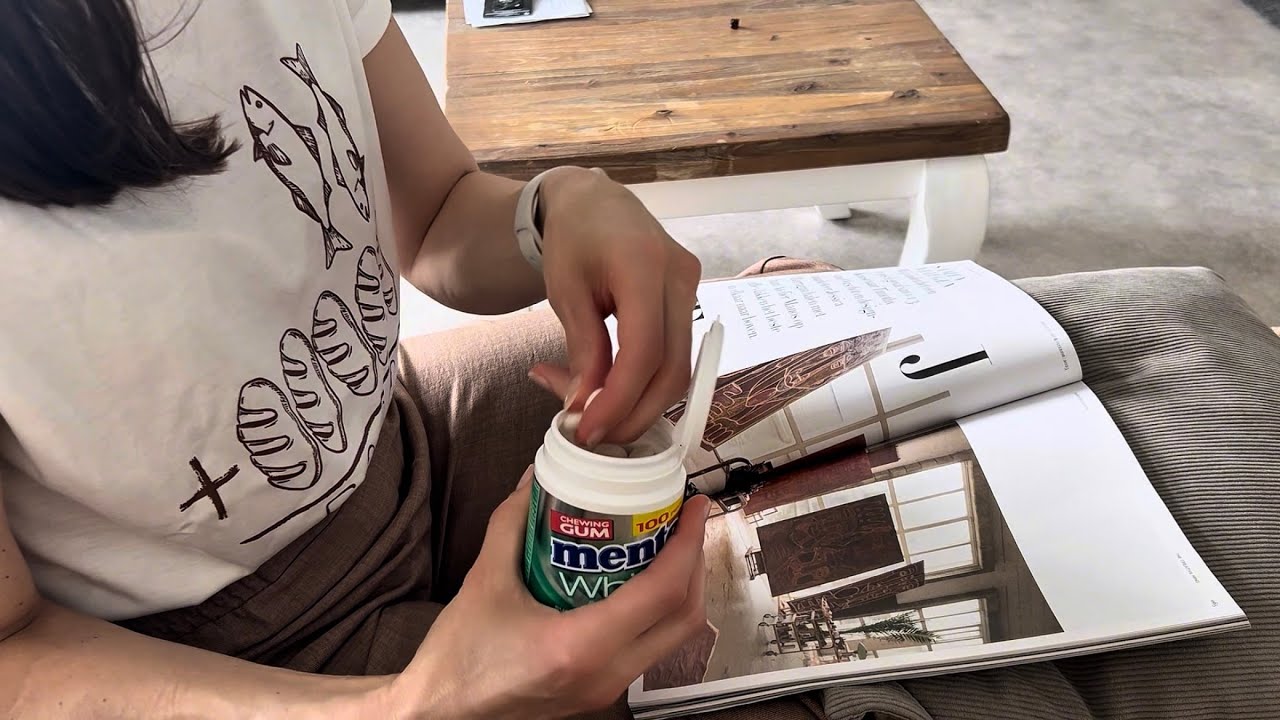 ASMR Page Turning with Chewing gum