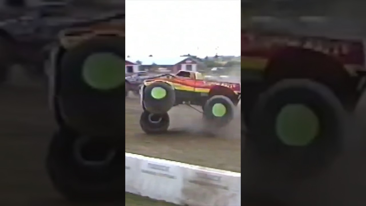 Snake Bite Crash #crash #monstertruck #monstertruckshow #air #racing #snake #carnage #wild #penda