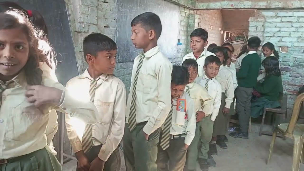 इतनी लंबी लाइन किस लिए लगा ली है बच्चे बहुत बड़ी समस्या हो गया स्कूल में 🤔🤔👇👇