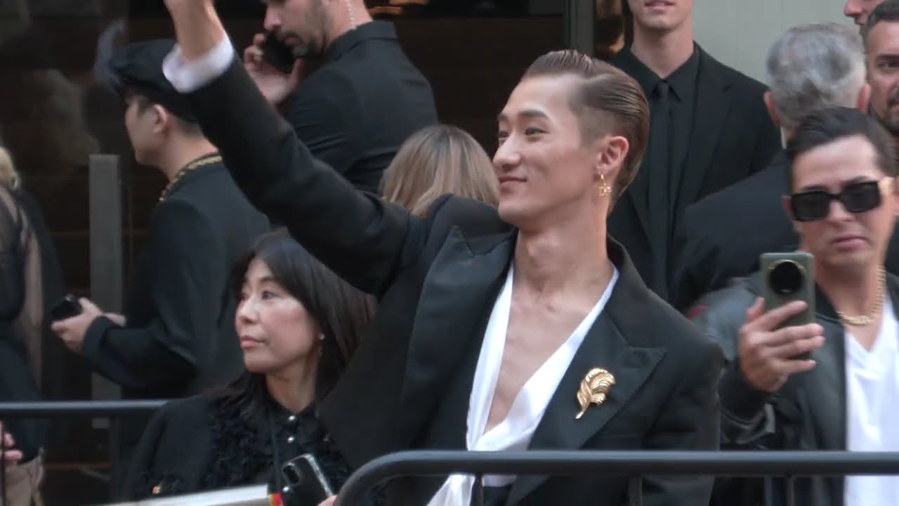岩本 照 Hikaru Iwamoto [Snow Man] at Dolce Gabbana SS25 fashion show. #dgss25  #hikaruiwamoto #スノーマン