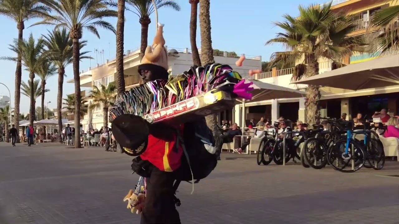 Mallorca "Ballermann" im November - Strandpromenade, Hotels, und...