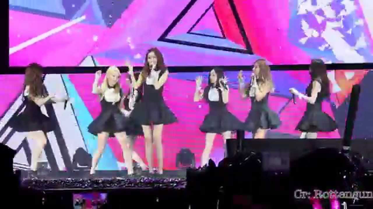 F1 After Race Concert in Malaysia - SNSD 'Gee'