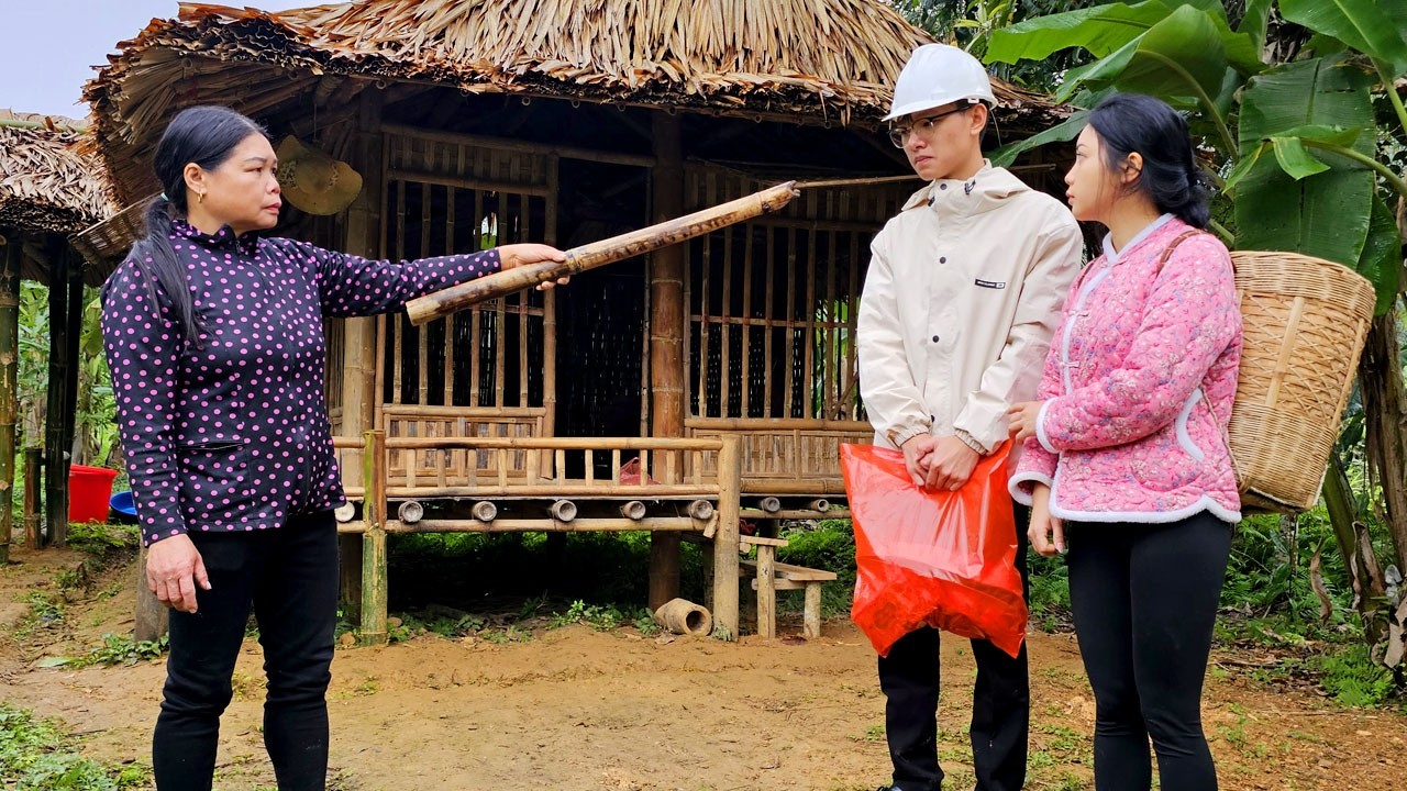 FULL VIDEO: The poor, single girl and the engineer celebrate the Lunar New Year with sad stories