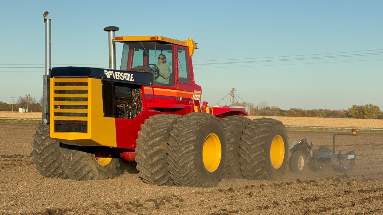 VERSATILE 1150 Custom Tractor