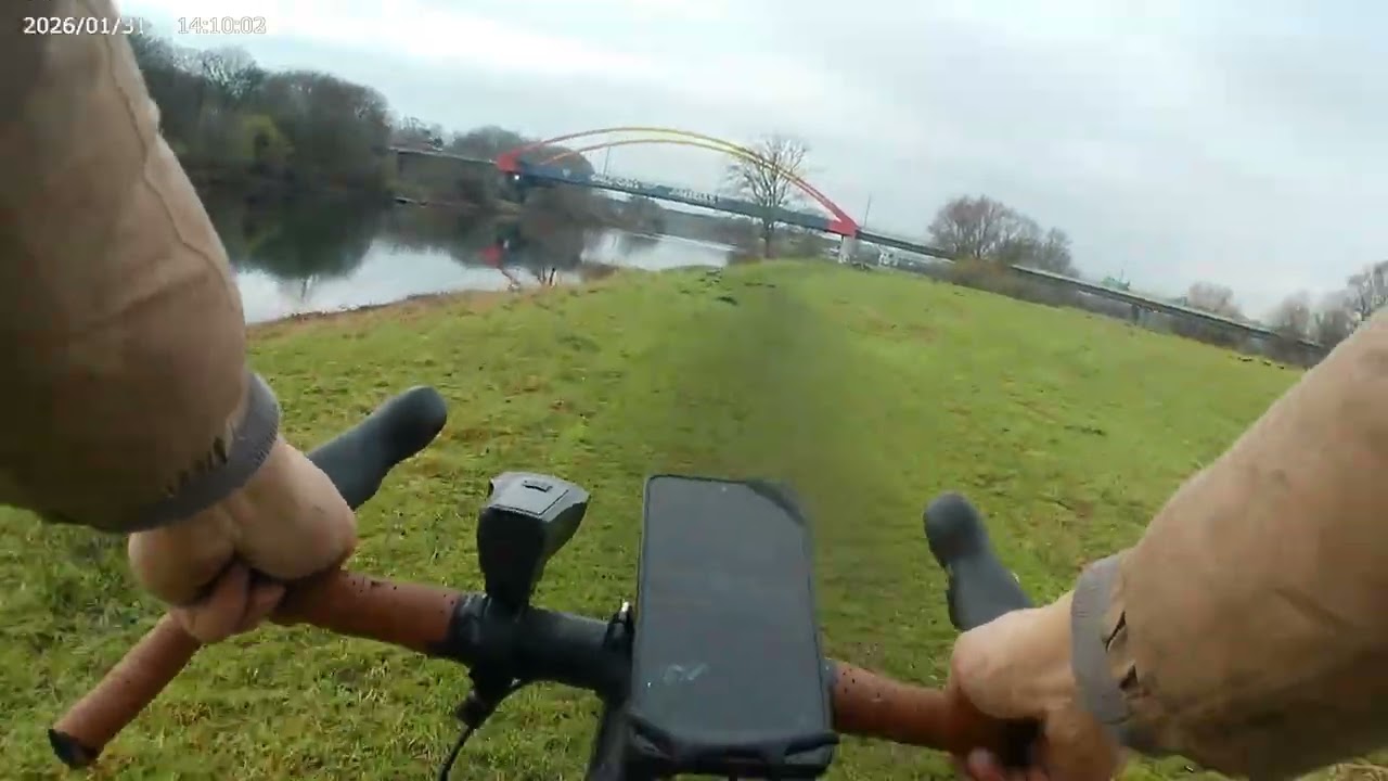 Dreckige Runde am Ende des Ruhradweg .
