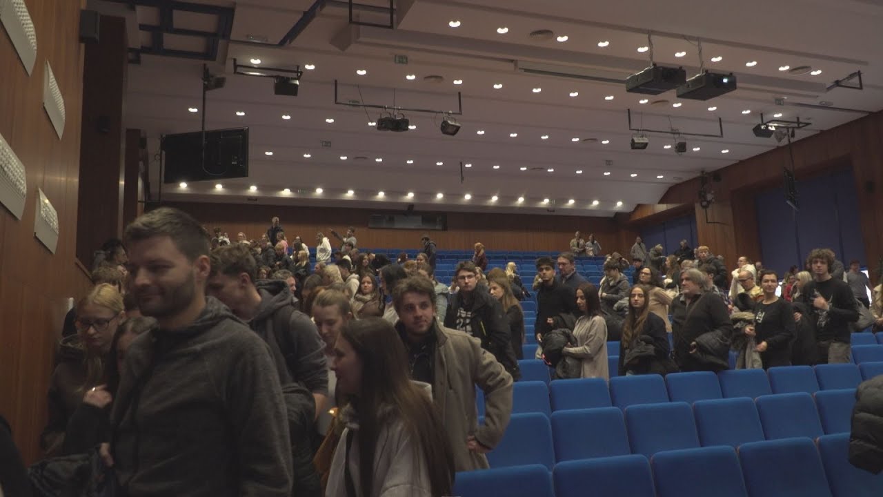 Stovky budúcich medikov a zdravotníkov objavovali pitevný stôl, laboratória a simulačné centrum