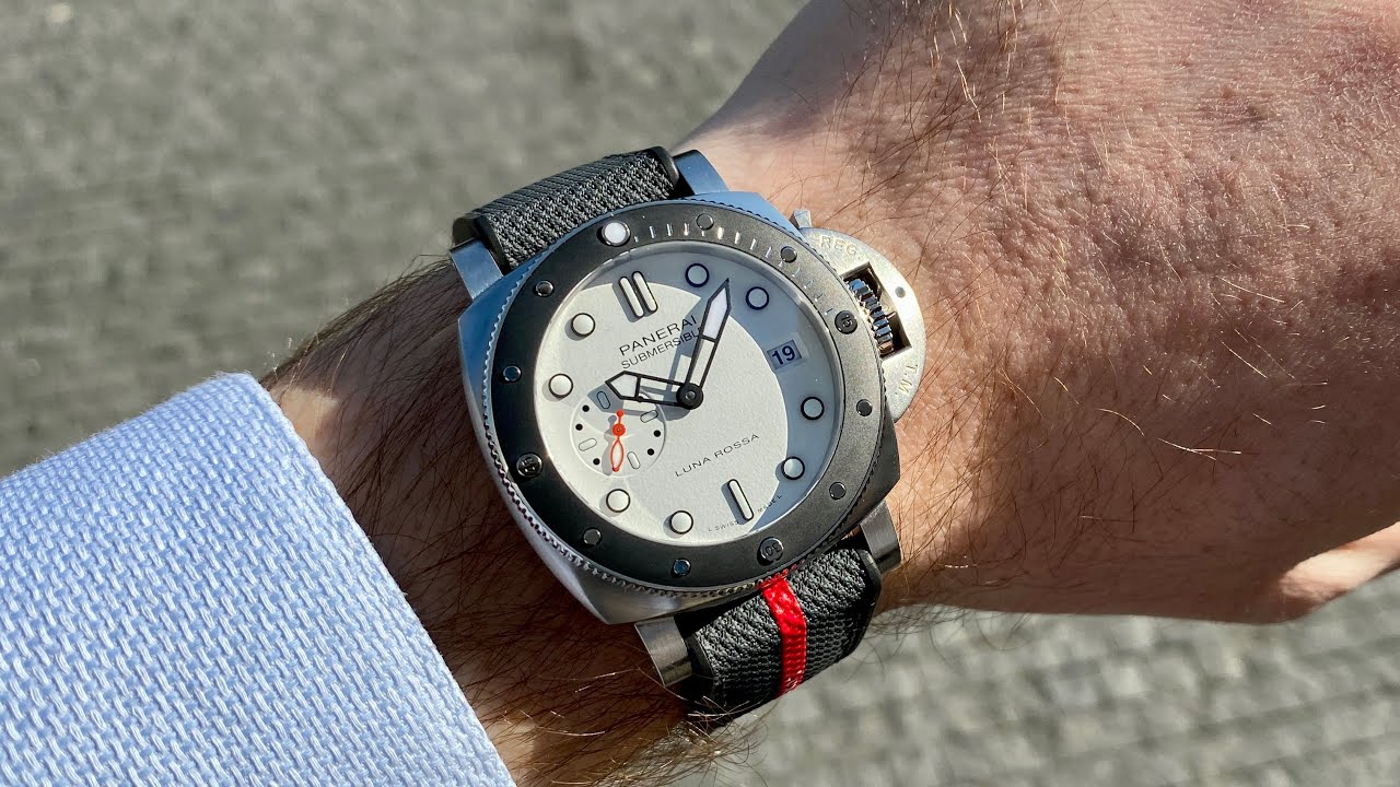 Panerai Submersible Luna Rossa 42 mm