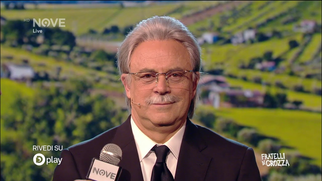 Crozza è l'improbabile Senatore Razzi