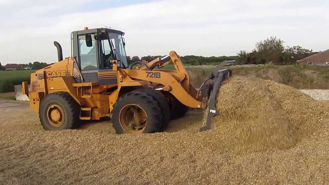 Loonbedrijf Hubers Overloon Case 721B