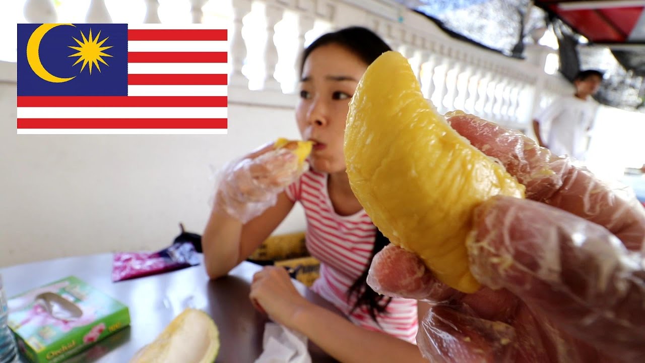 (Eng sub add) Japanese girl eats Musang King for the first time in Penang