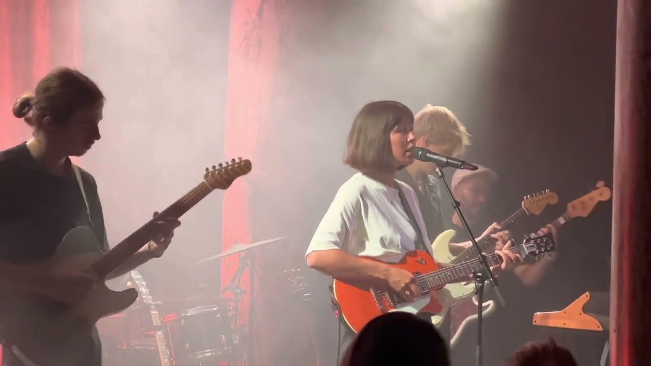 MEAU - God Ik Mis Het (Unreleased, live @ De Roma op 31 oktober 2022)