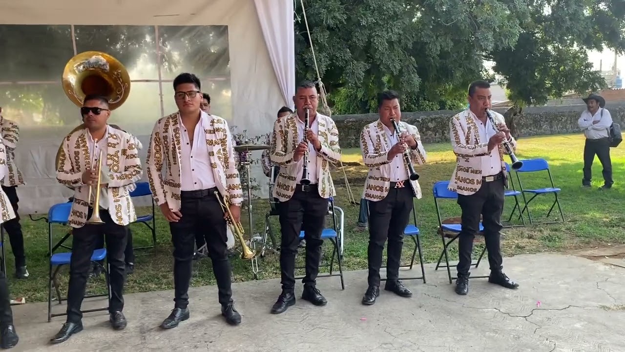 Banda Hermanos Mendoza (marcha marinos mexicanos)