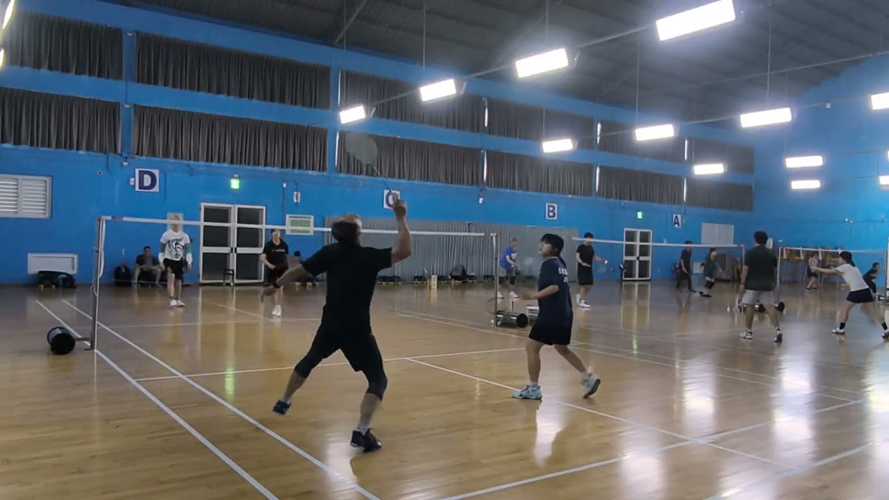 二四羽球隊2/3-1 家欣,斯理Vs 于綺,柏丞