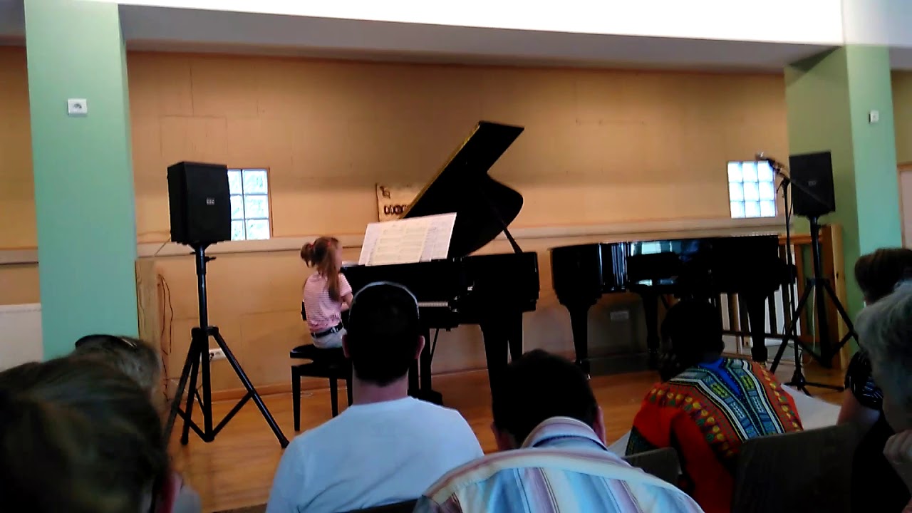 De Bach &agrave; nos jours vol 1a valse de Lajos papp jou&eacute; par Alyssa Leonard