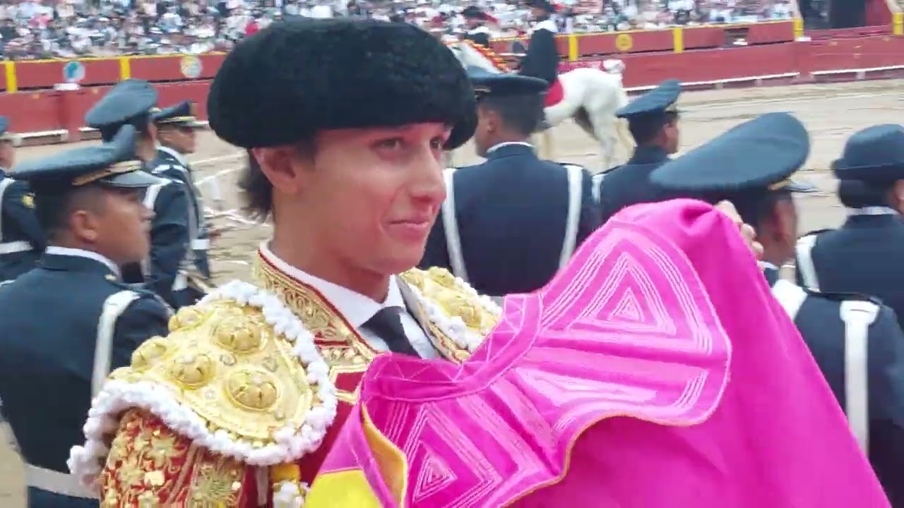 Tercera y última corrida Acho 2022 - Paseíllo de El Juli, Roca Rey, Gilio - Himno nacional del Perú