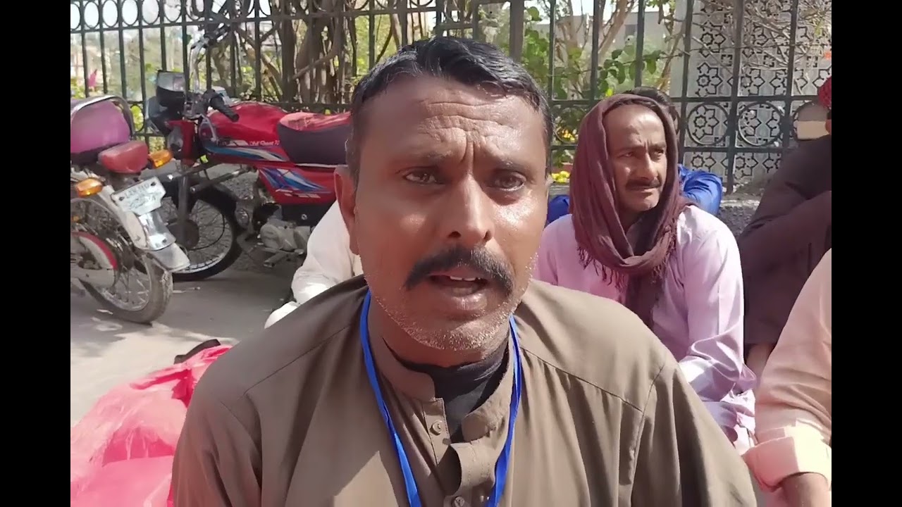 Protesting for peace in Larkana robbers snatched two mobile n pocket purse 