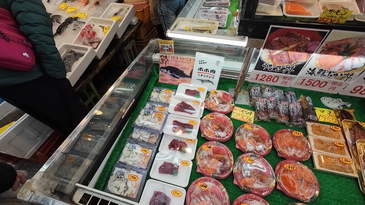 Eating Sashimi at Kuromon Market Osaka – Pufferfish, Whale & Seafood | EAT | JAPAN