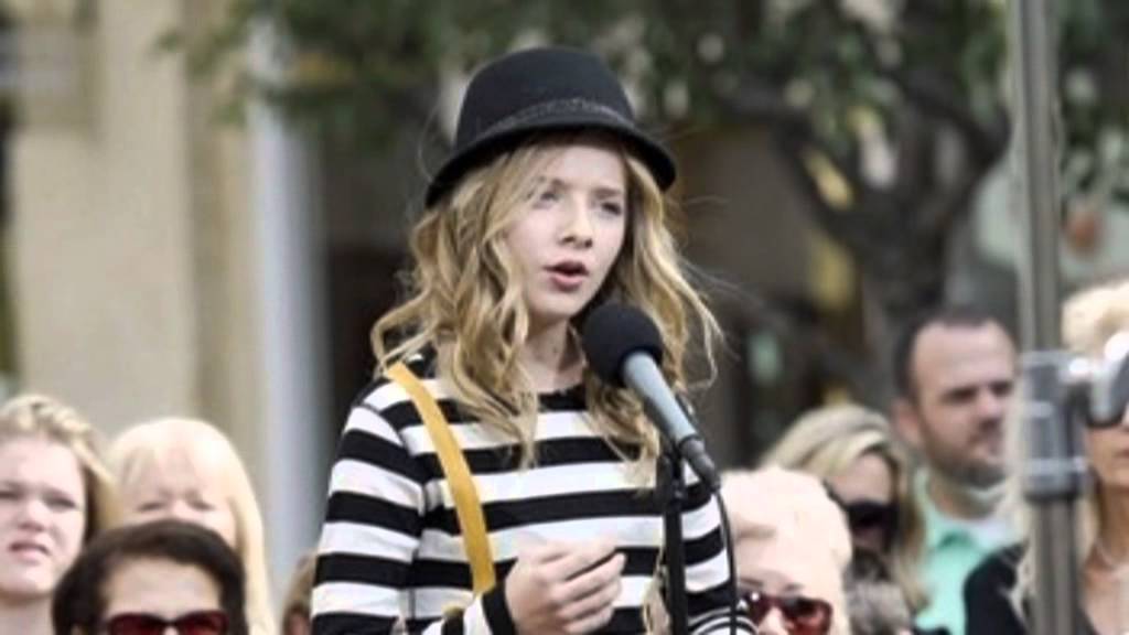 Video 2013-1-111 JACKIE EVANCHO performs 