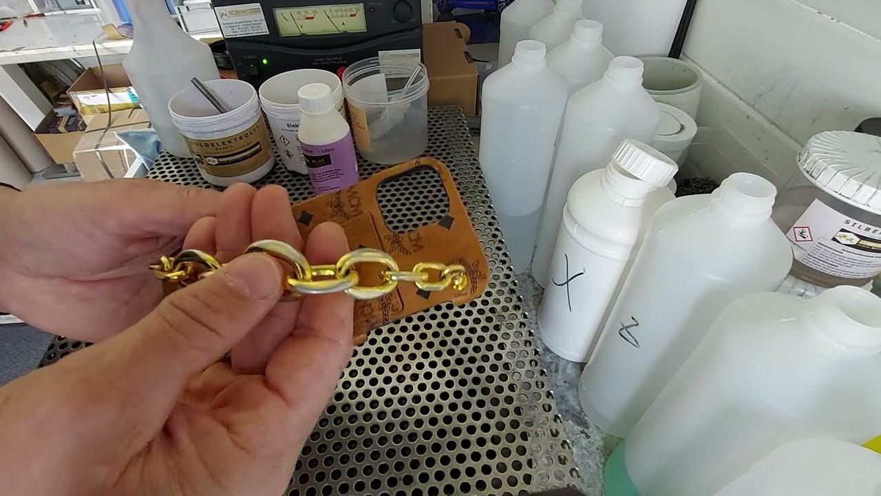 Neu Vergolden Nach Vergolden Ketten Handtaschen Luxusuhren neu vergolden oder Goldreparatur