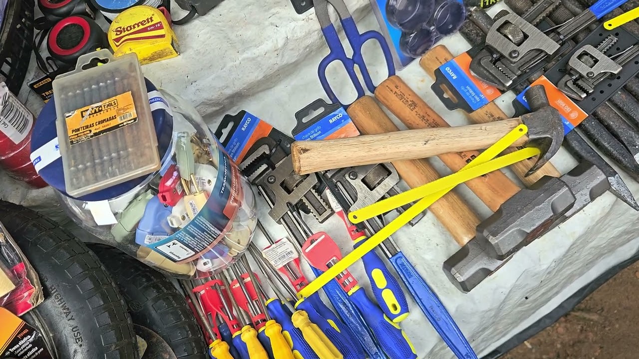 Garimpando ferramentas antigas na feira da troca de arapiraca....