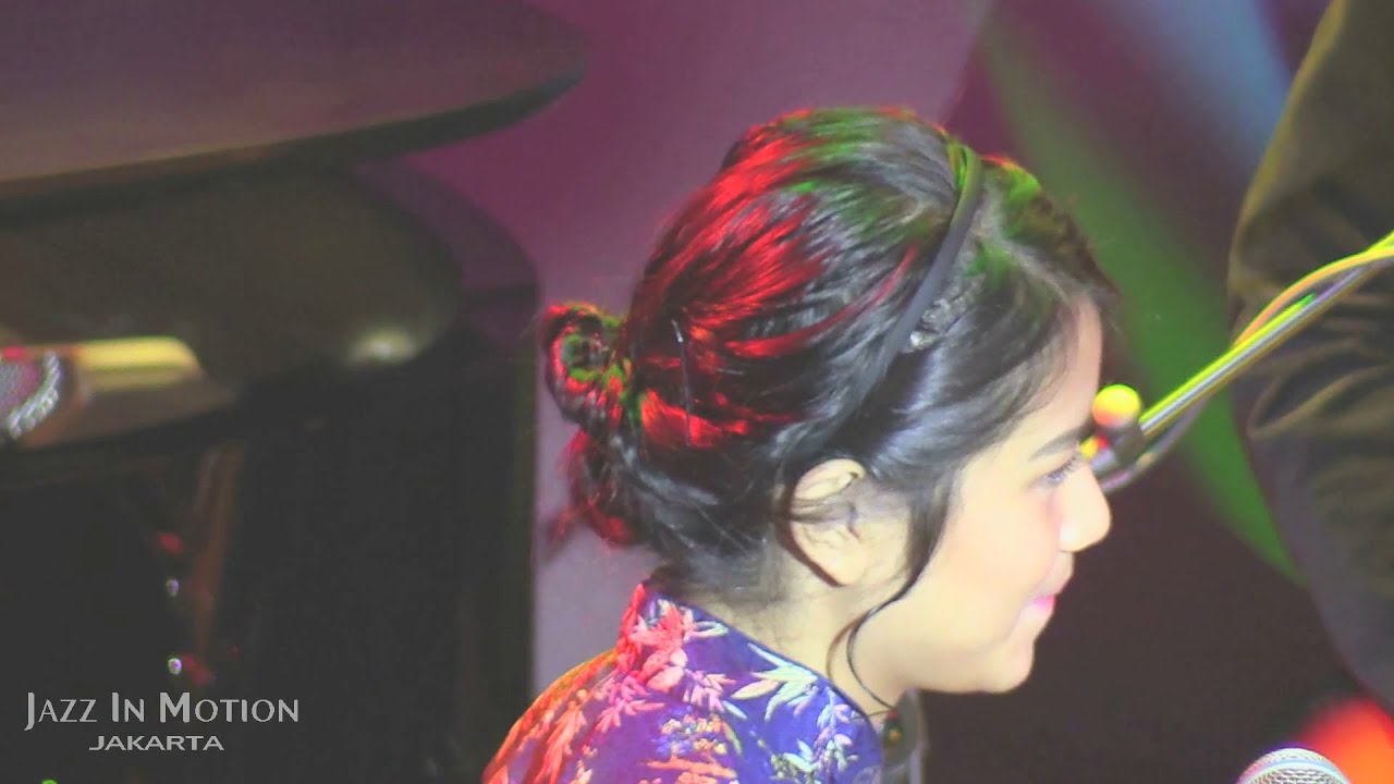 Danilla - Wahai Kau @ Motion Blue Jakarta 21/12/15 [HD]
