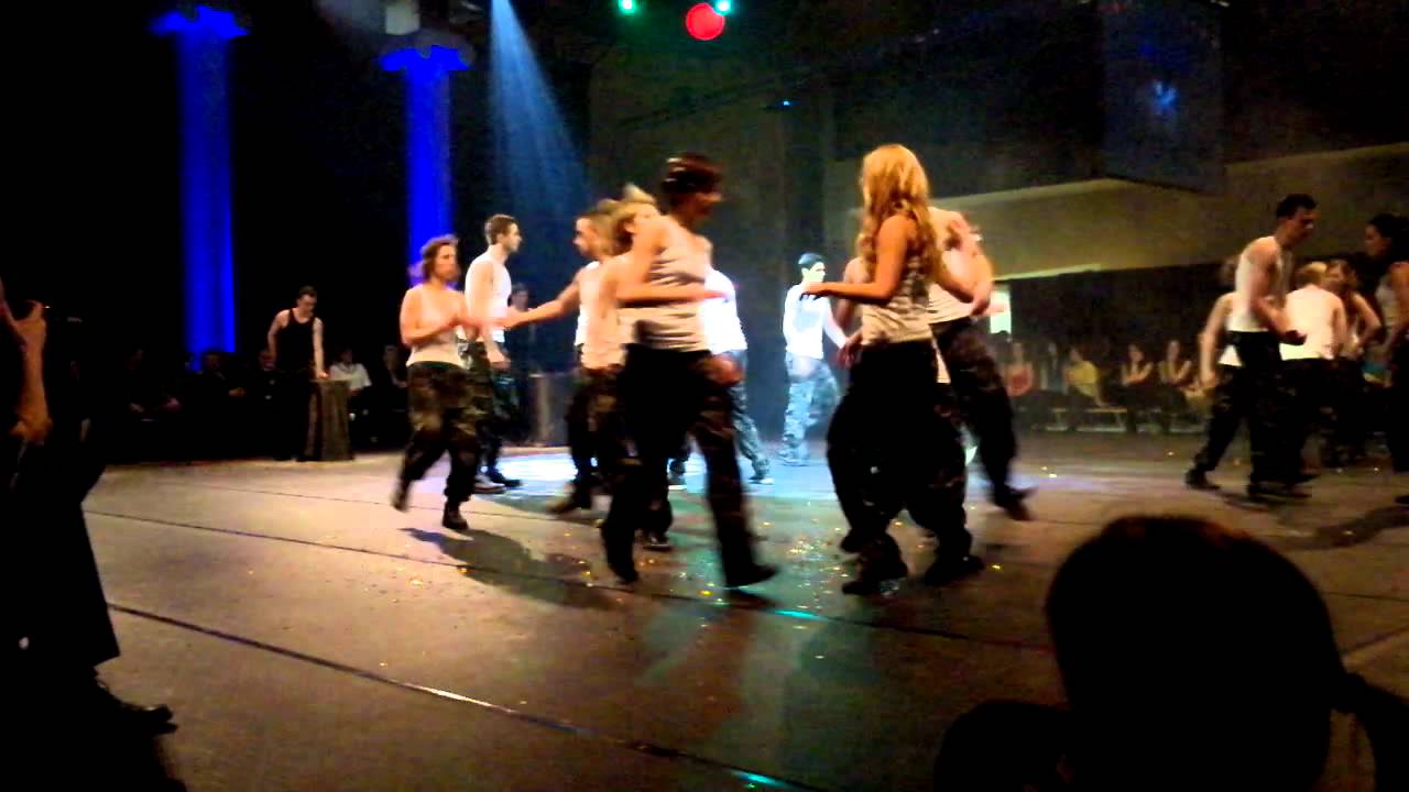 Illyés Gyula Gimnázium 2012 13.B osztálytánc