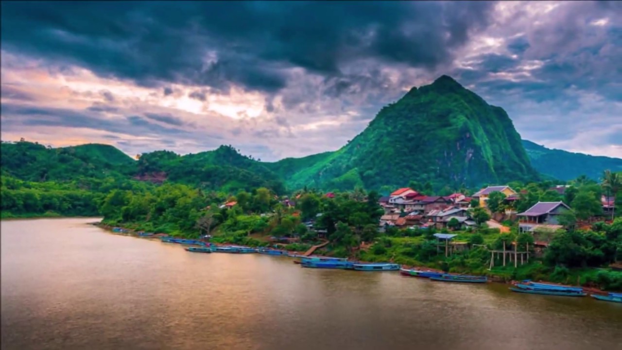 ງາມເມືອງລາວ​ ຮອ້ງໂດຍ​: ຫງ່າ​ ​ແສງອຳພອນ​ ແຕ່ງໂດຍ:​ ສຸກັນ ສຸລິຍະວົງ