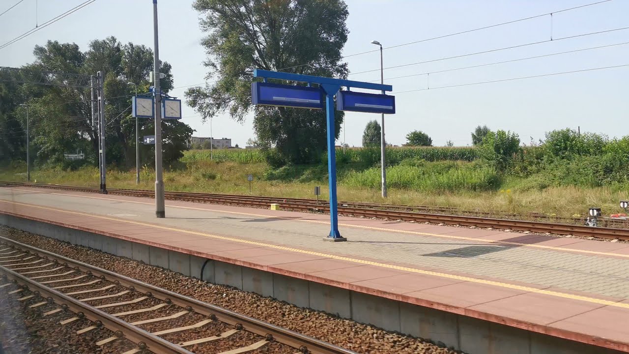 Przejazd Pendolino przez Działdowo i rozpędzenie od 80 do 200 km/h.