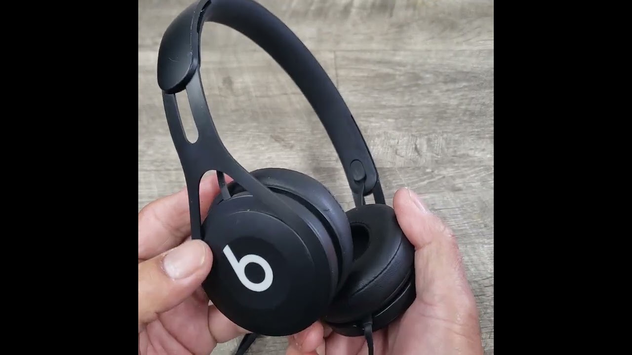 Легкие и доступные проводные накладные наушники Dre Beats EP закрытого типа