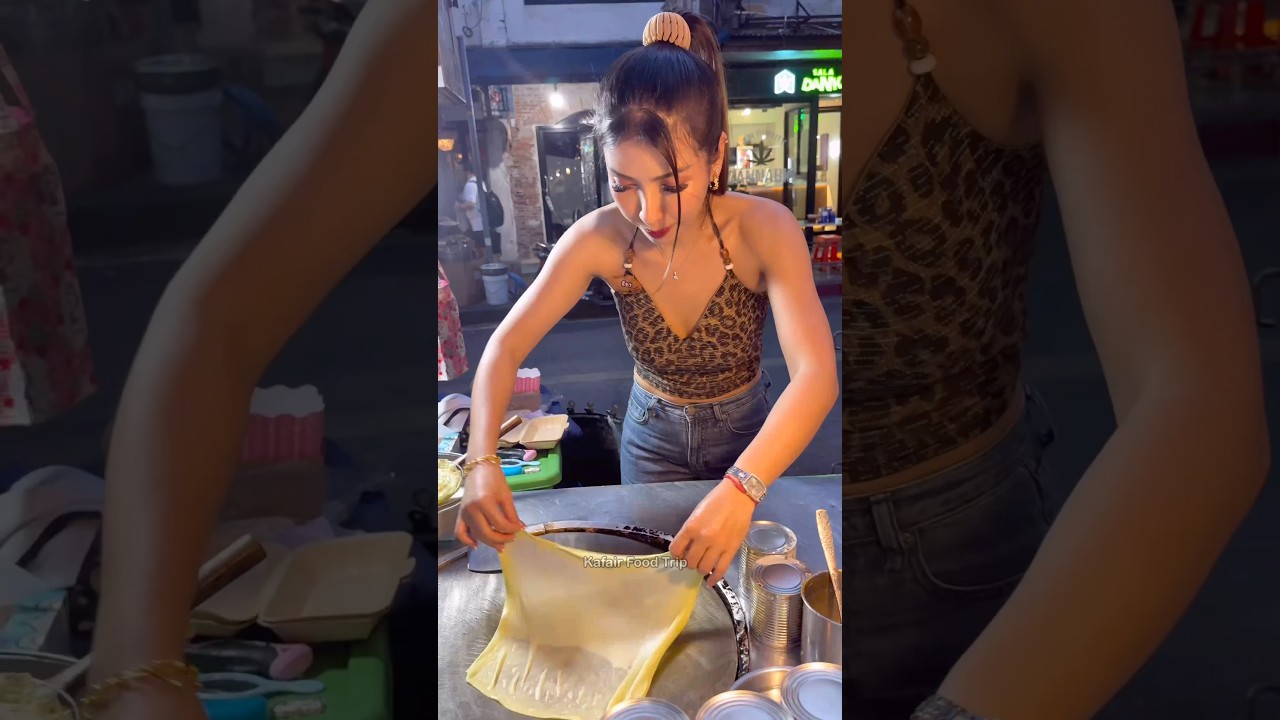 Beautiful Puy Roti Lady Bangkok Thailand Make Banana Pancake -Thai Street Food