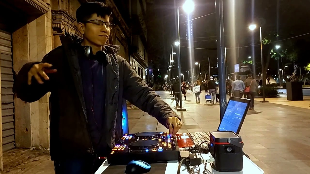 DJ Tocando En Las Calles! - Revn4rt en la CDMX #001