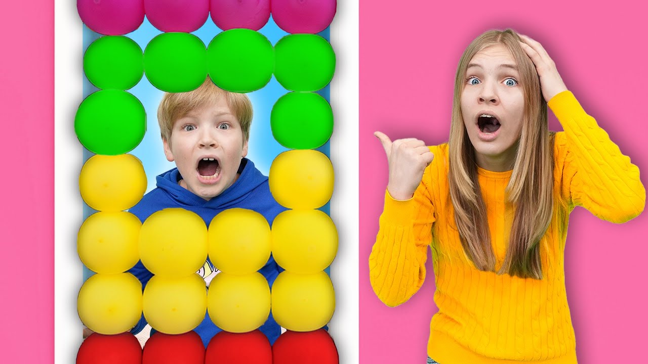 Amelia, Akim & Arthur play games with balloons