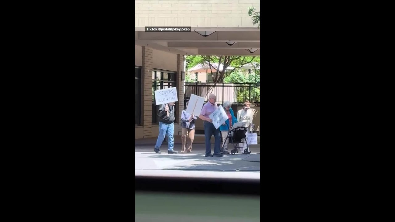 Elderly on way to protest against Trump